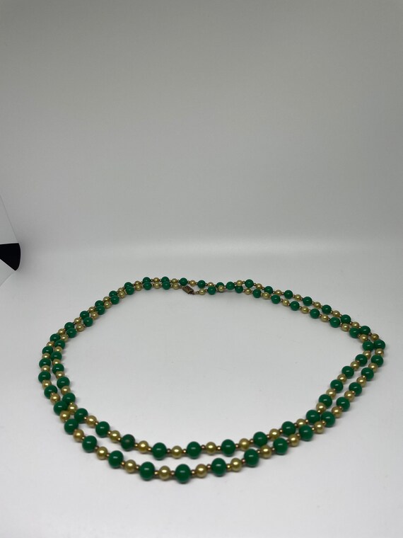 Vintage green and goldtone color beaded necklace - image 3