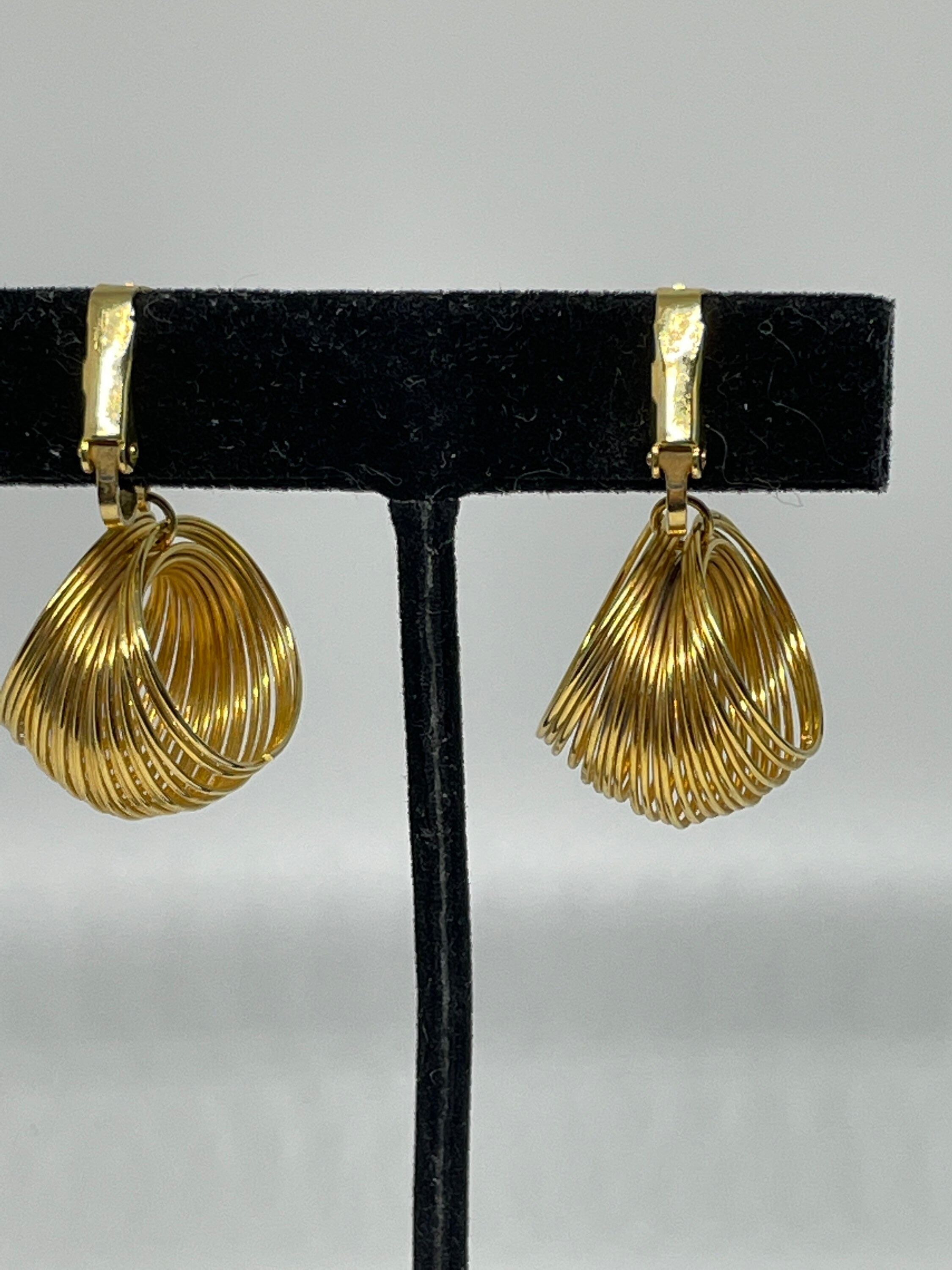 ◆VINTAGE HOLLYWOOD◆ Color Clip Earrings VH239OEA006B Vintage Goldtone Clip on Earrings - Etsy