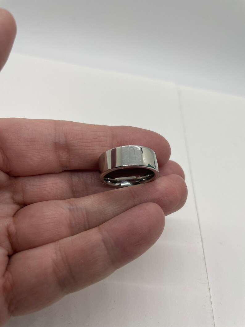 Vintage black and Silvertone ring