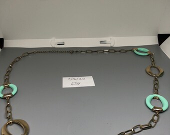 Vintage mint green goldtone necklace.
