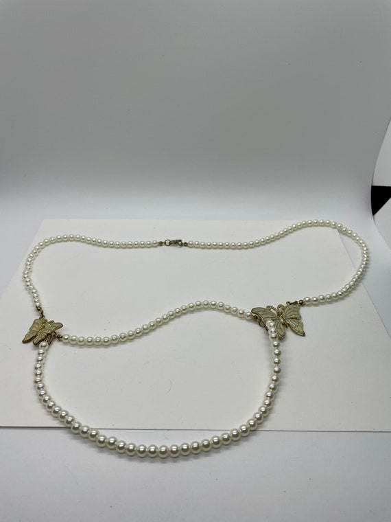 Vintage butterfly and faux pearl necklace - image 4