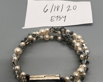 Beautiful faux pearl bracelet