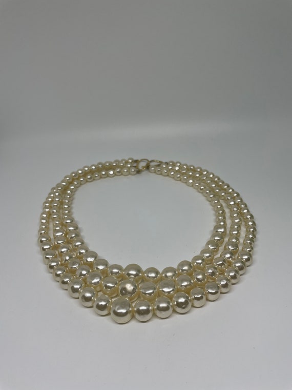 Vintage faux pearl multi layer necklace - image 4