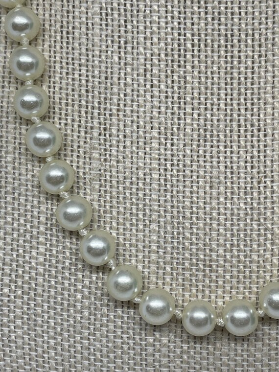 Vintage faux pearl beaded necklace - image 2