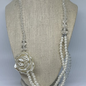 Pretty vintage necklace