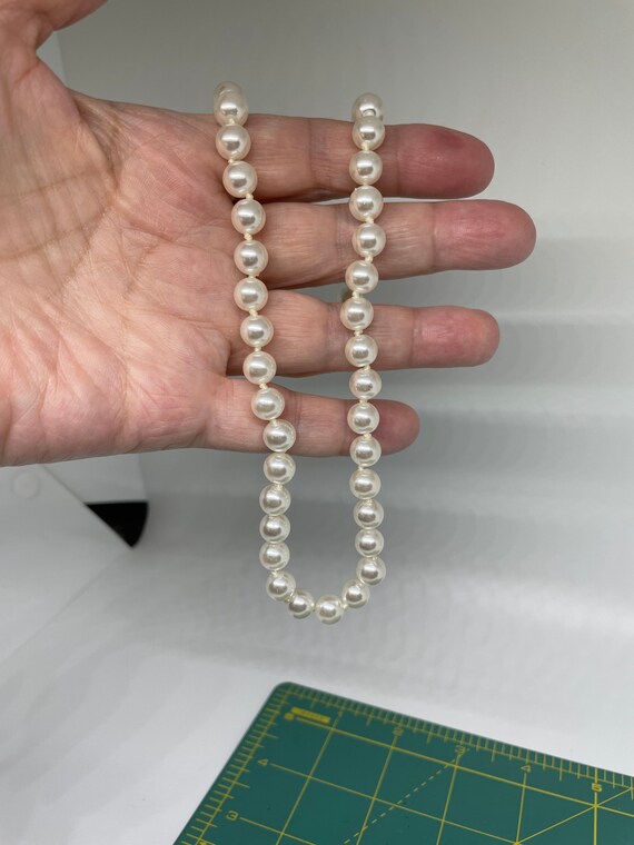 Vintage faux pearl choker - image 6