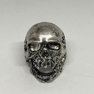 Skull / skeleton ring