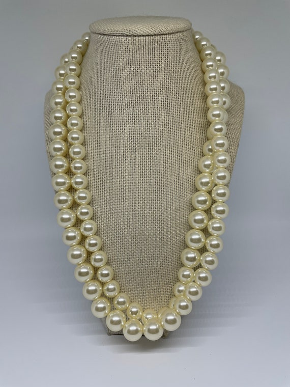 Vintage gorgeous faux pearls