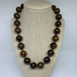 Gorgeous vintage necklace