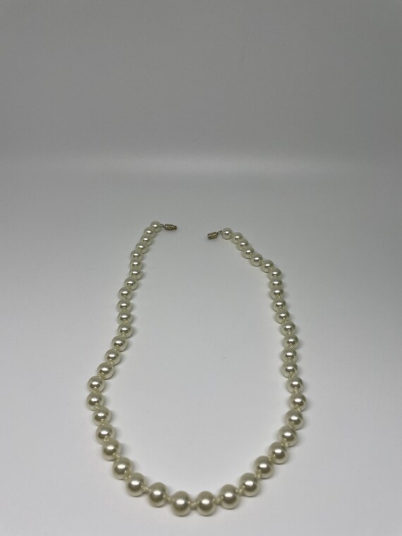 Vintage faux pearl beaded necklace - image 4