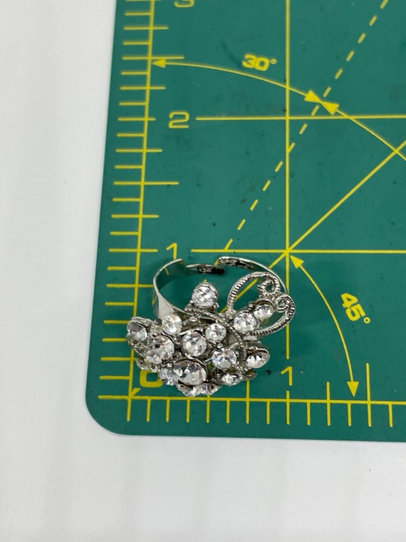 Vintage gorgeous rhinestone ring - image 5