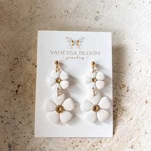 Clay earrings | polymer clay earrings |handmade | floral earring | dangle earrings | statement earrings | white earrings | lightweight