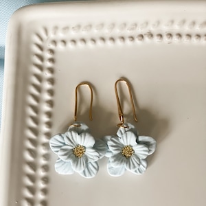 Polymer clay earrings | Clay earrings | Floral earrings | Spring earrings | Handmade | Lightweight | Gold plated | Dangle earrings