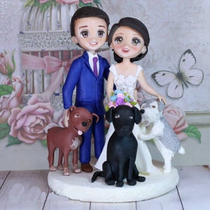 Bride and groom figurine with dogs, wedding cake topper with pets, pets figurine, custom wedding cake topper bride and groom, custom dogs