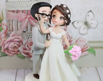 Bride and groom cake topper for wedding, customized wedding cake topper, personalized bride and groom cake figurine. Wedding keepsake
