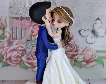 Kiss wedding cake topper, romantic cake topper, custom cake topper bride and groom, Mr and Mrs Wedding Cake Toppers, handmade clay figurine