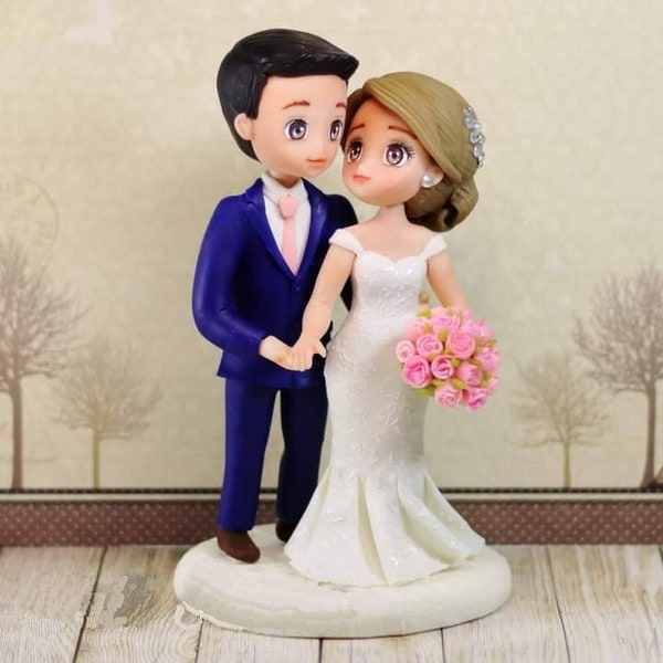 Romantic wedding cake topper, Wedding cake topper bride and groom, bride and groom cake topper, Wedding cake topper figurine, wedding gift