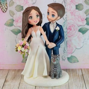 Wedding cake topper bride and groom, personalized cake topper bride and groom, bride and groom figurine, custom wedding cake topper.