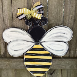 Summer Door Hanger | Bee door Hanger |  Door Hanger | Summer Decor | Beach Vibes | Fun in the sun