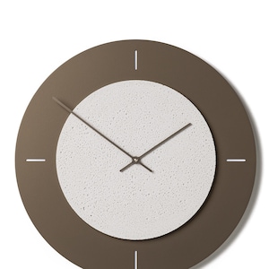 Metall-Beton Wanduhr 17,4&quot;/44 cm - Uhrwerke CL450407M - Große Runduhr, Bronzeuhr mit weißem Beton und bronzefarbenen Zeigern