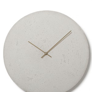 Beton Wanduhr 19,3&quot;/49 cm - Uhrwerk CL500407 - Große Runde Uhr, Weiße Uhr mit bronzefarbenen Zeigern