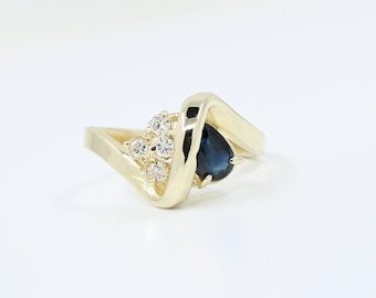 14K Gold Diamant & Saphir Ring: Floral Teardrop Statement