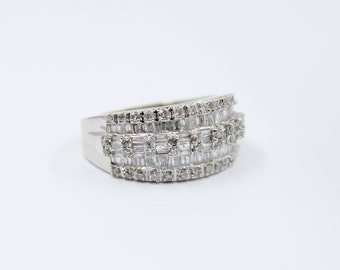 10K Weißgold Diamant Ring: Baguette & Rundschliff, 1.25 KT