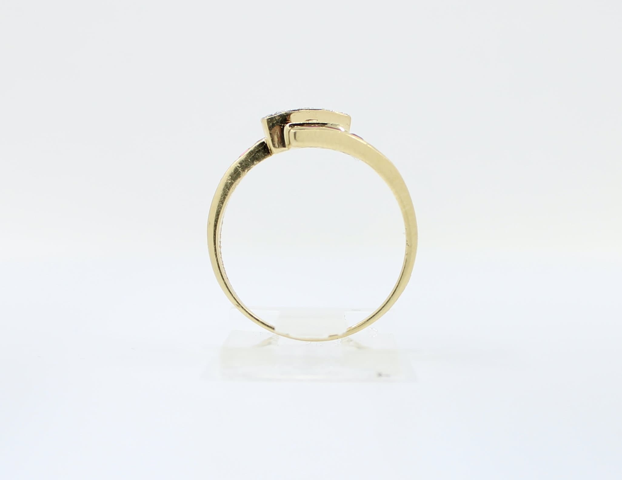 14Kゴールド ルビー ダイヤモンド リング：オーバーラッピングツイスト