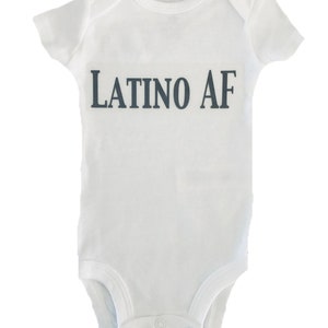 Latina AF divertido traje de bebé