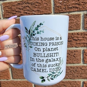 Cette maison est une prison, citation de demi-frères, tasse à café, coffre-fort à micro-ondes, grandes tasses