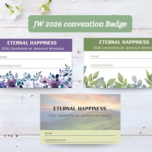 Op de afbeelding: Drie congresbadges met de tekst "Eternal Happiness" en "2026 Convention of Jehovah's Witnesses". De badges hebben ruimte voor een naam en gemeente. Eén badge is paars met bloemaccenten, een andere groen met bladeren en de laatste heeft een zonsondergangachtergrond.