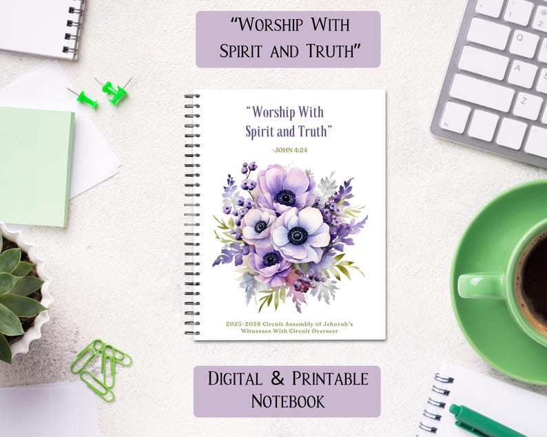 Op de afbeelding: Een spiraalgebonden notitieboek met de tekst "Worship With Spirit and Truth" en bloemkunst. Het notitieboek heeft een witte kaft met een aquarelontwerp van paarse en witte bloemen. De tekst "DIGITAL & PRINTABLE NOTEBOOK" is ook zichtbaar.
