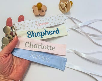 Embroidered pacifier clip, binky Buddy clip, custom seersucker pacifier holder, baby gift boy girl, monogrammed personalized name clip