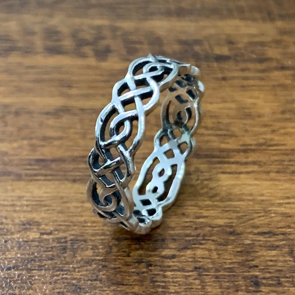 Keltischer Ring aus Sterling Silber, Handgemachter Ring, 925er Silber, Daumenband, Keltisches Band, Geschenk für sie, Ring für Frauen, keltischer Knotenring