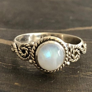 Moonstone Ring, 925 Silver Ring, Dainty Ring, Handmade Ring, Gemstone Ring, Natural Moonstone Ring, Silver Ring, Gifts for her