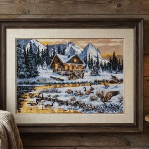 Handgeborduurde kruissteek winters tafereel | Cabine, sneeuw, vliegende ganzen | Niet ingelijste kunst