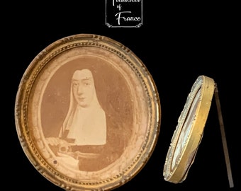 Antique Carmelites Nun Miniature Florentine Style Standing Framed  Print On Wood Artificially Aged  Christianity  Shrine Gift Circa1930’s