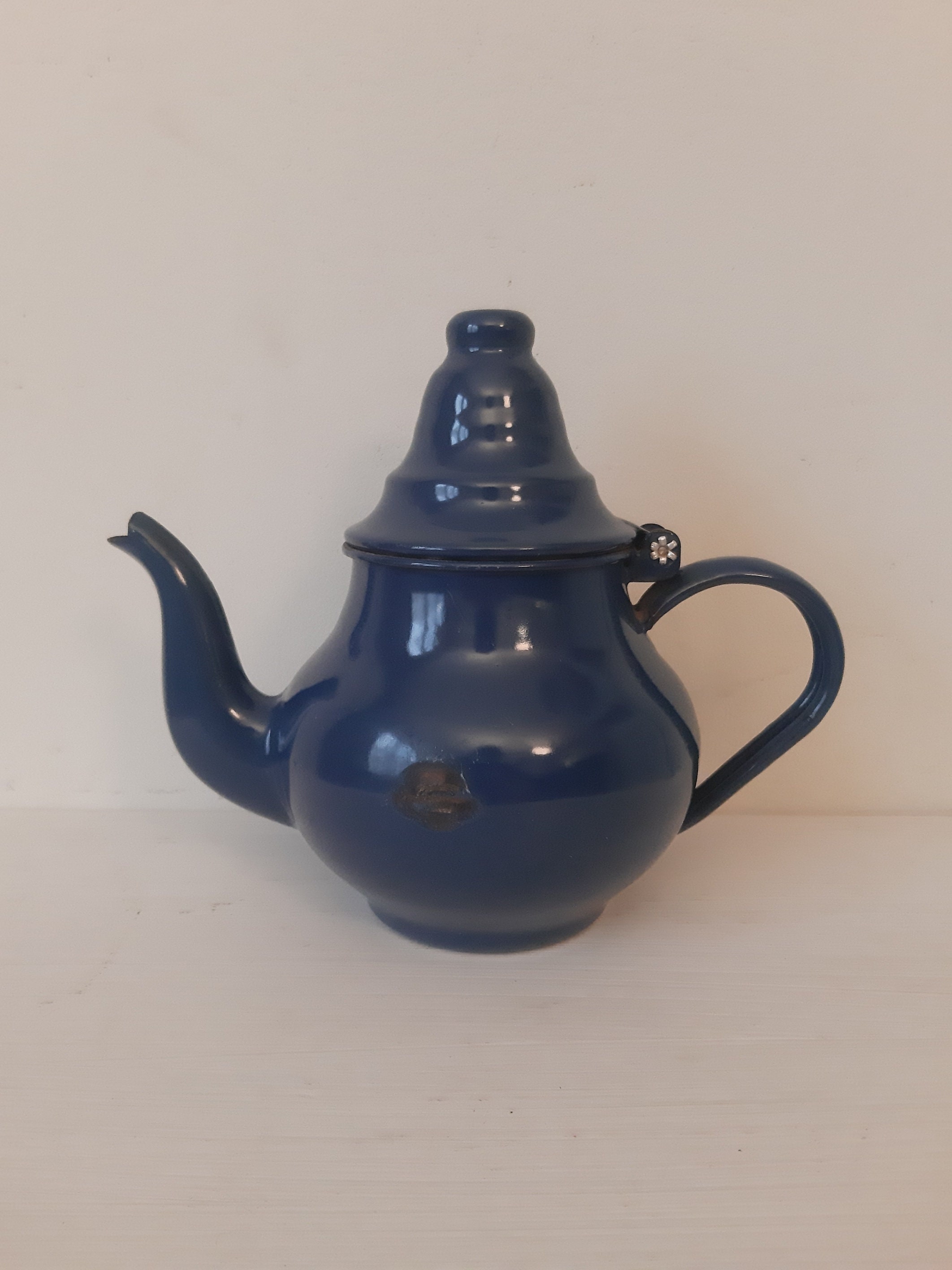 Vintage Dark Blue Enamel Tea Pot Coffee Farmhouse Cuisine Enamelware Decor Cookware Circa 1950's