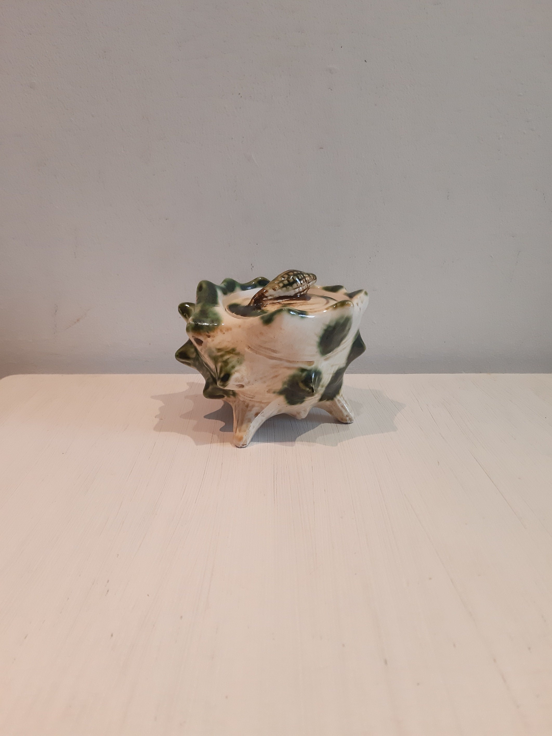 Vintage Français Shell Shaped Sugar Or Mustard Pot Barbotine Majolica Form Bowl Dressing Seafood Dec