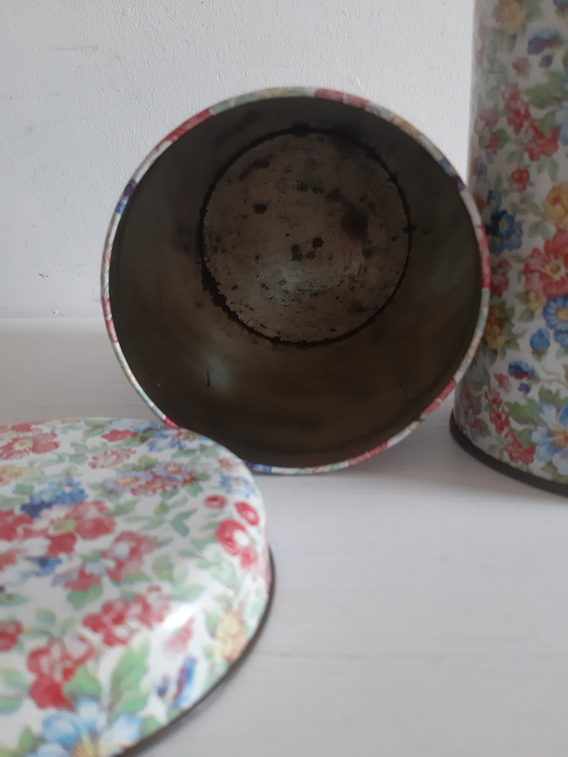 Vintage conjunto de 2 pequeños contenedores de estaño con | Etsy