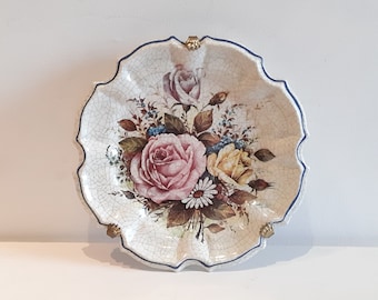 Plato floral vintage de melamina con colgador de latón – Decoración de pared retro italiana