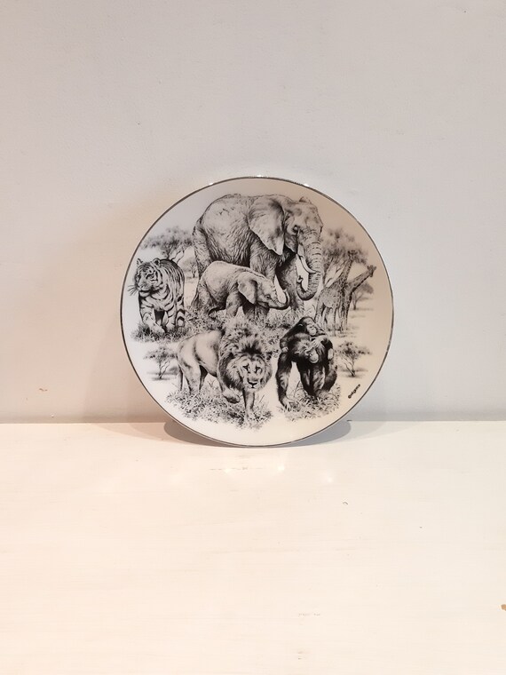 Vintage Fine Porcelain Elgate Plate Beautiful Safari Scene Animal Illustrations Lion Elephant Giraffe Monkeys African Decor Circa 2000