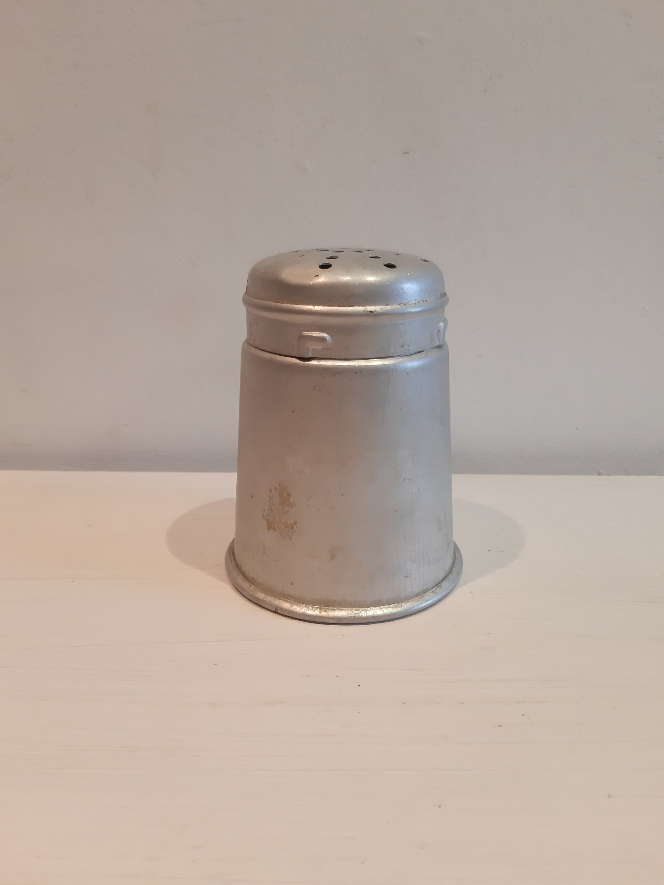 Vintage Large Aluminium Salt Flour Shaker Pot Dispense Container Storage Retro Diner Cookery Item 19
