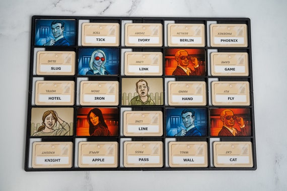 Codenames - Brett und Pad - Test - Familienspiel 