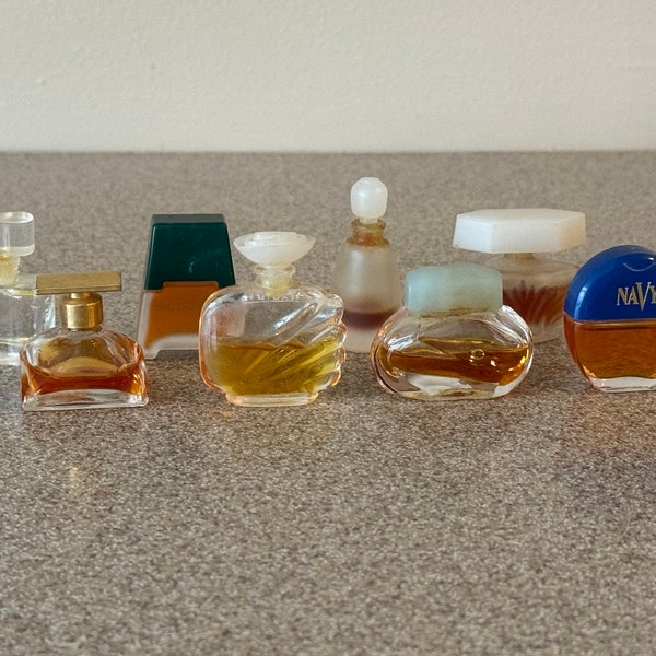 Lot of 8 Vintage Mini Perfume Bottles Miniature Fragrance bottles Women's Fragrance Samples Mini Scent bottles