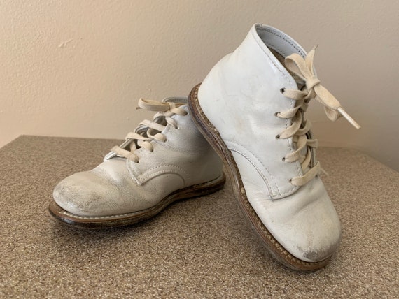Vintage baby walking shoes Clearance