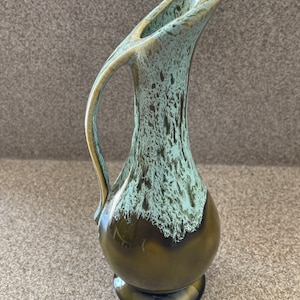 Vintage Drip glaze USA Pottery pitcher Avocado Green Sky blue glaze Vase Ewer pitcher Made in USA Mid century MCM Lava Flow Glaze 8 3/4”