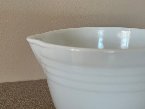 Pyrex Vintage Large White Milk Glass Banded Mixing Bowl + Small Pyrex Pour  Bowl