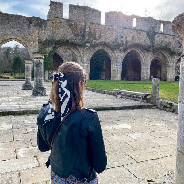 Chouchou foulard en viscose motifs noirs et blancs pour femme et enfant