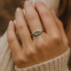 Natürlicher Blauer Topas Marquise Vergoldeter Sterling Silber Ring - Geschenke für Frauen - Natürlicher Edelstein Schmuck - Geburtsstein Geburtstag